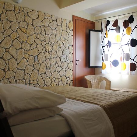 Hotel 106 سيليا مارينا المظهر الخارجي الصورة