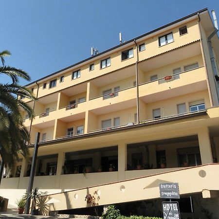 Hotel 106 سيليا مارينا المظهر الخارجي الصورة