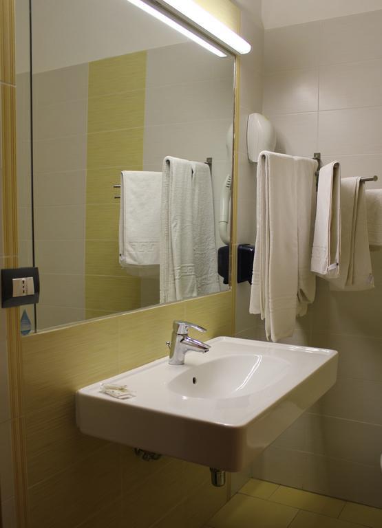 Hotel 106 سيليا مارينا الغرفة الصورة