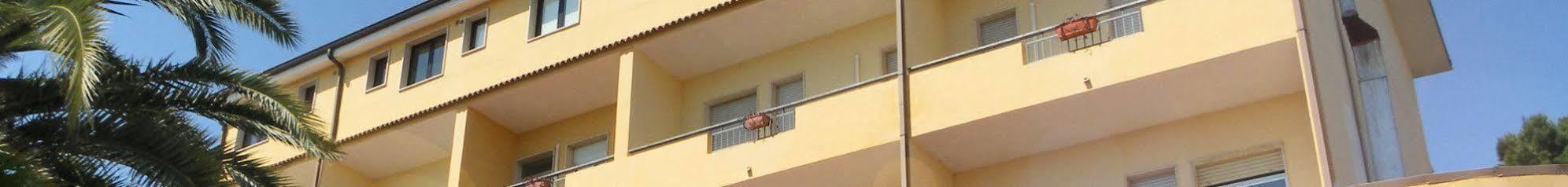 Hotel 106 سيليا مارينا المظهر الخارجي الصورة