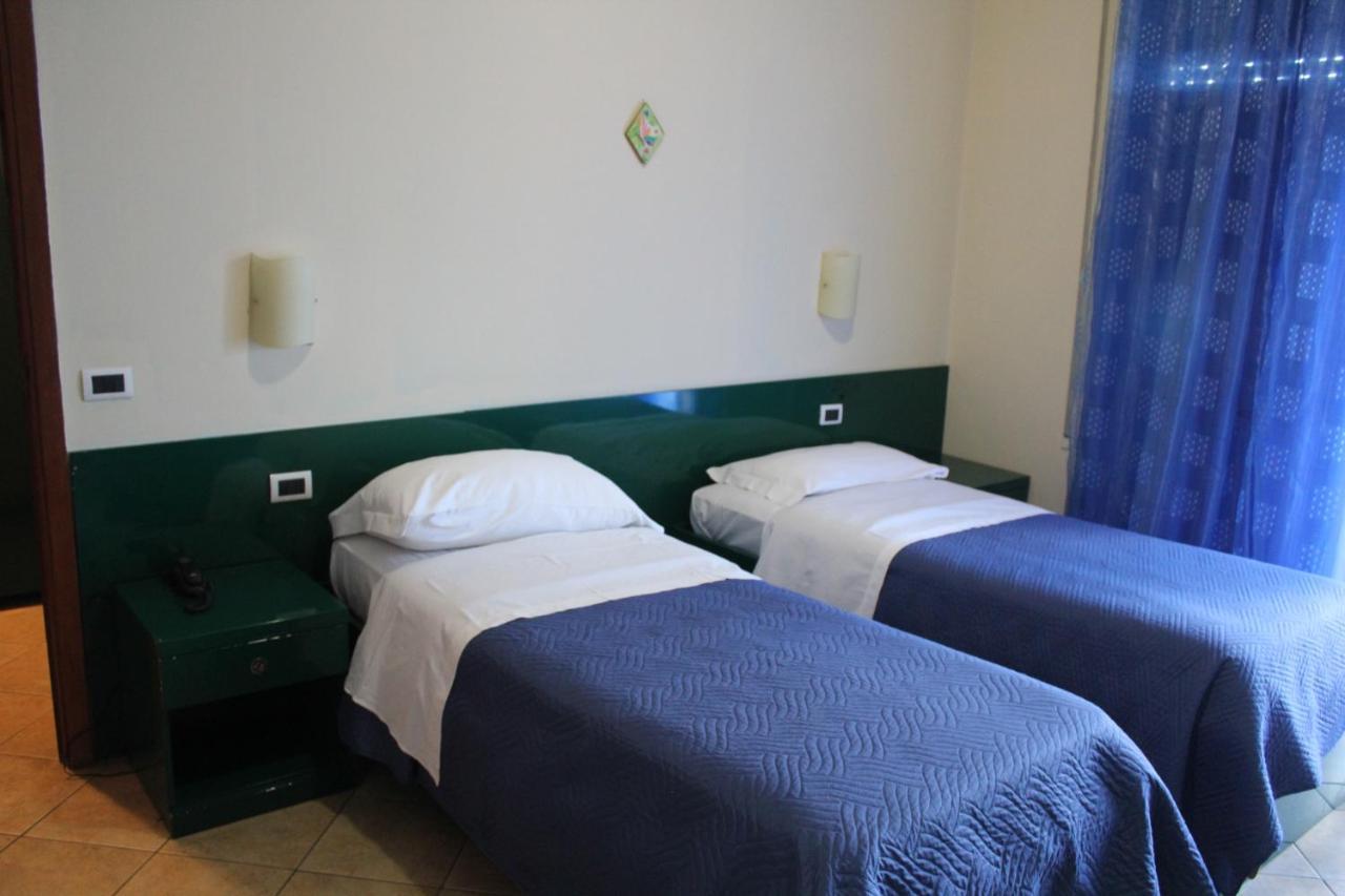 Hotel 106 سيليا مارينا المظهر الخارجي الصورة